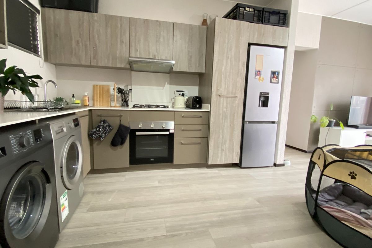 2 Bedroom 2 Bathroom Apartment for Sale in Broadacres - Photo 4
