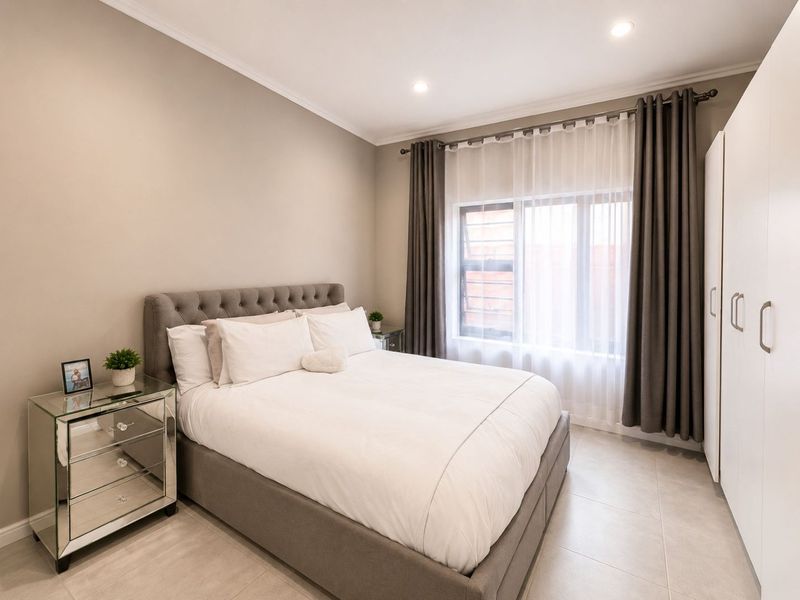 3 bed 2.5 bath house available for sale in Waterfall Manor - Photo 8