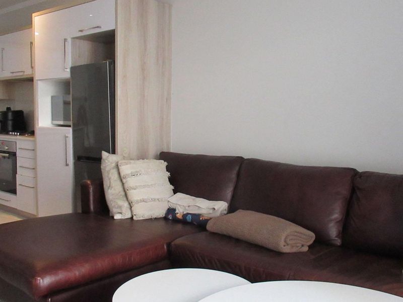 2 Bedroom apartment  For Sale in Bryanston - Photo 4
