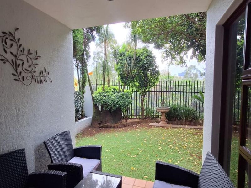 2 Bedroom House for Sale in Bedfordview - Photo 8