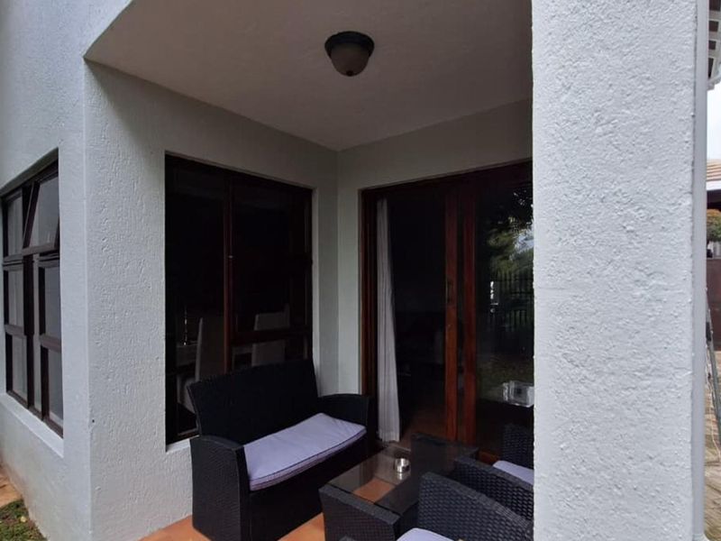 2 Bedroom House for Sale in Bedfordview - Photo 7