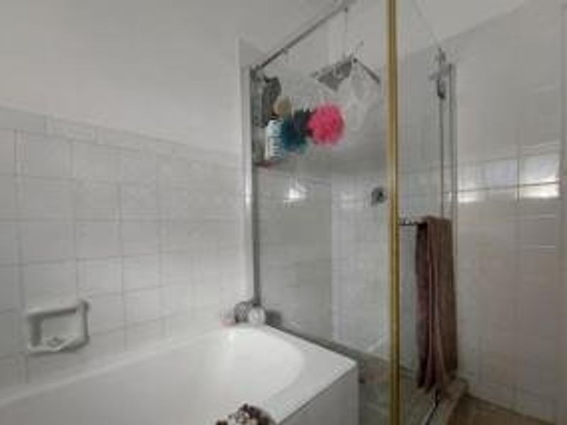 Spacious Family Home with Solar Power, Pool & Exceptional Extras!  - Photo 8