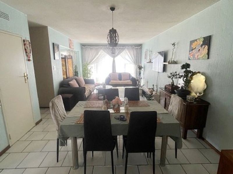 Spacious Duplex Living in a Secure Boomed-Off Area!  - Photo 8