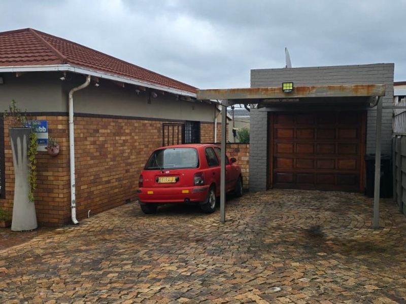 Charming Family Home with Granny Cottage & Modern Upgrades!  - Photo 1