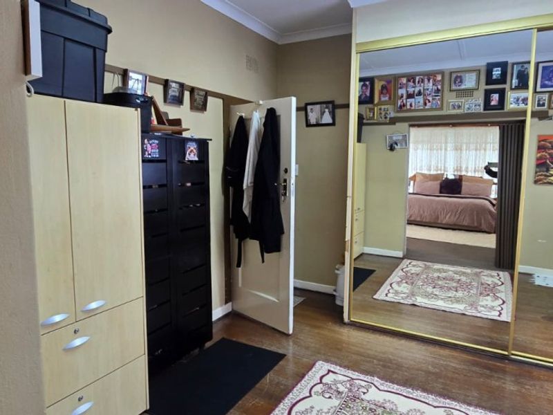 Charming Family Home with Granny Cottage & Modern Upgrades!  - Photo 10