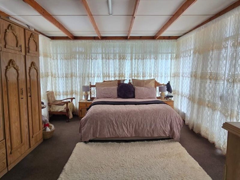 Charming Family Home with Granny Cottage & Modern Upgrades!  - Photo 6