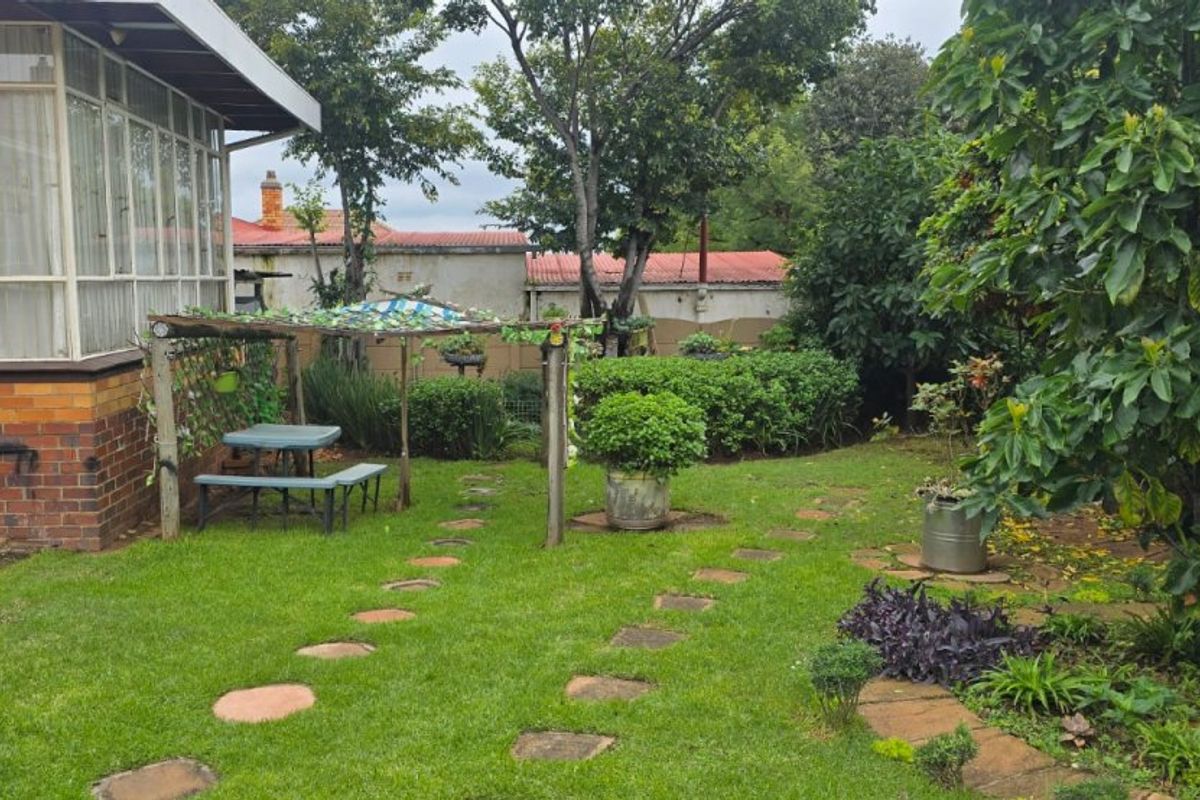 Charming Family Home with Granny Cottage & Modern Upgrades!  - Photo 3