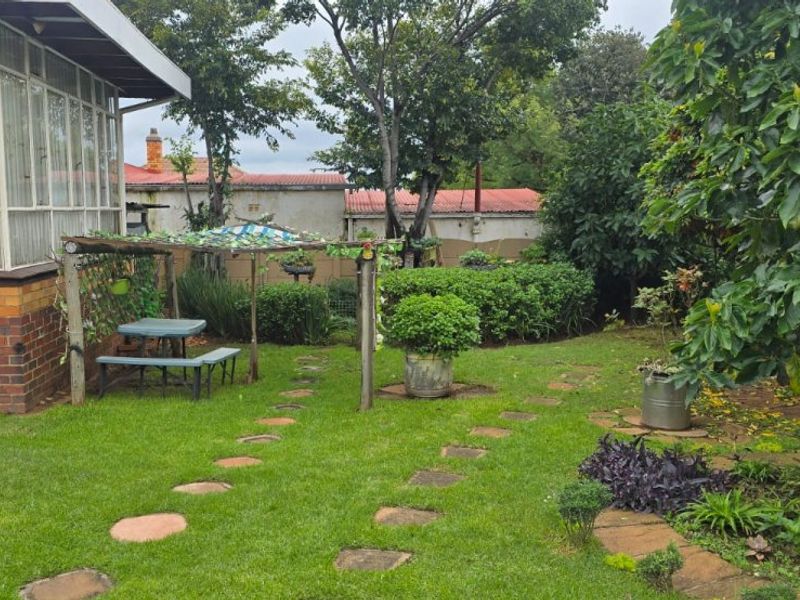 Charming Family Home with Granny Cottage & Modern Upgrades!  - Photo 3