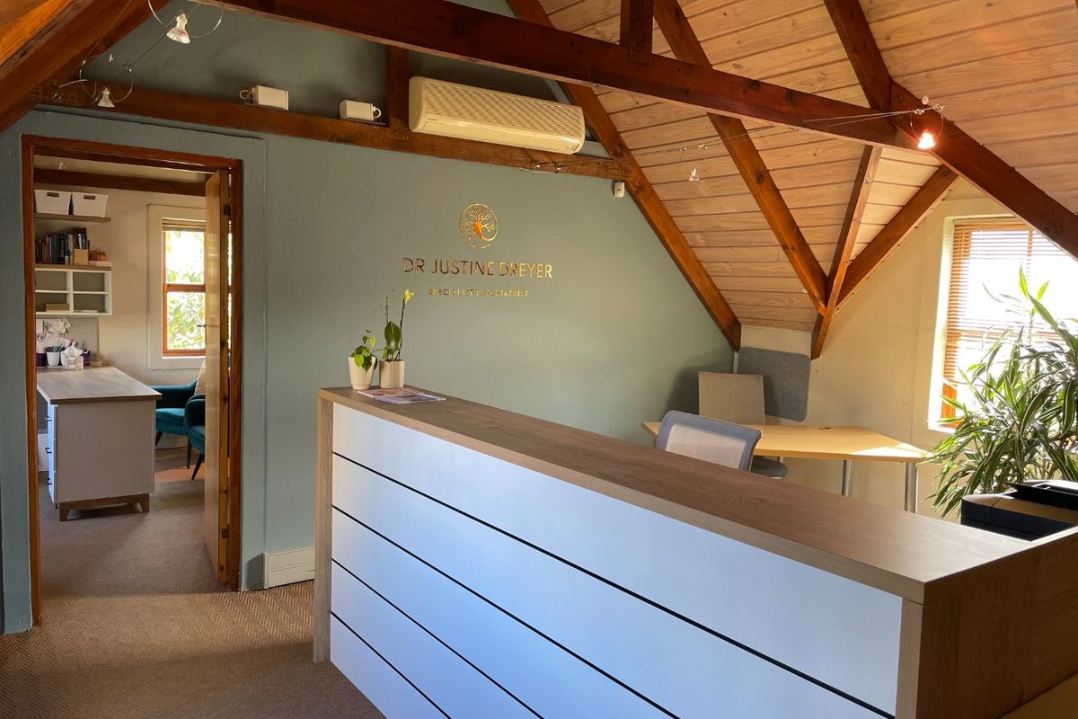 180m2 Ground and First Floor office suite  - Photo 4