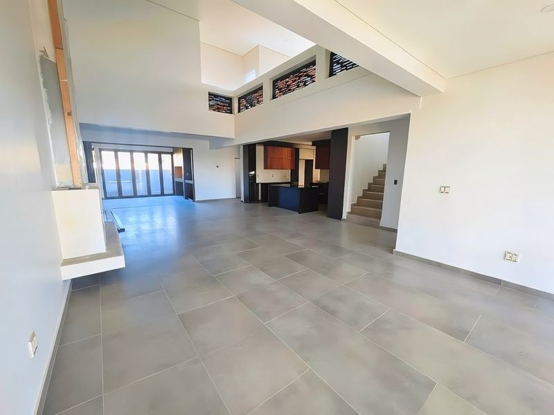 5 Bedroom Luxury Home For Sale in Sandown - Photo 3