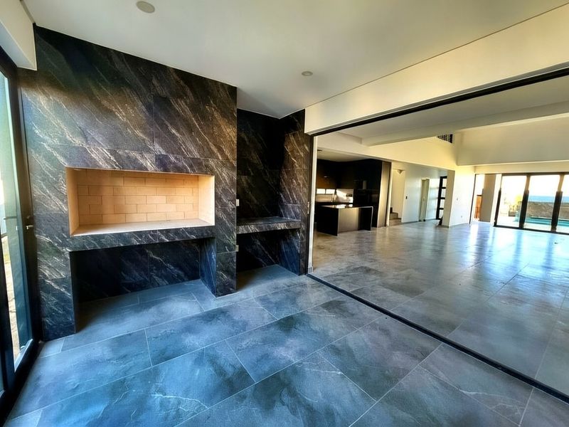 5 Bedroom Luxury Home For Sale in Sandown - Photo 9