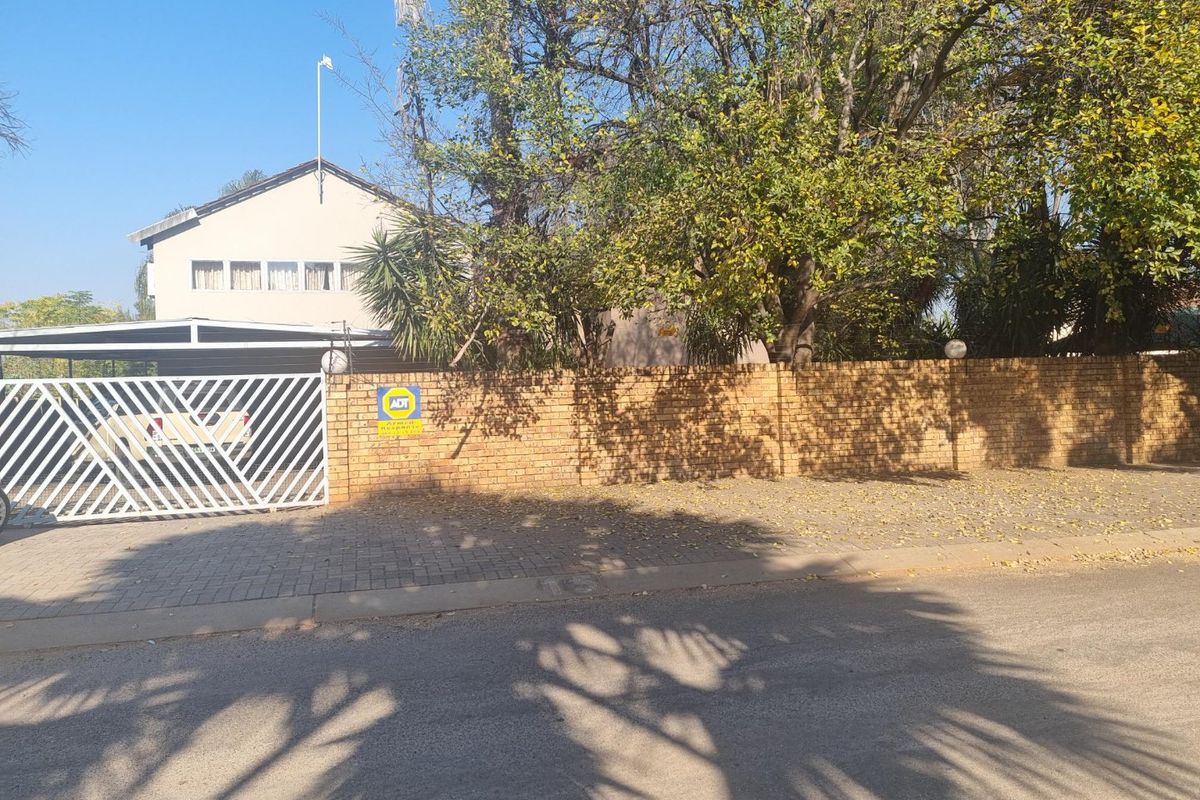 Great Property In Melodie – with Great Potential - Photo 4