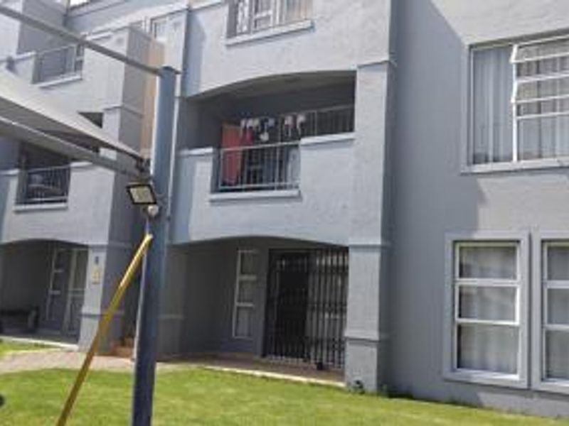 Apartment has 2-Bedroom with 1-Bathroom ,Kitchen and a Living room - Photo 1