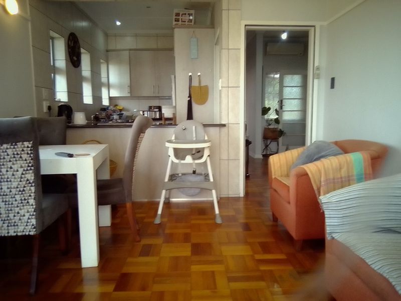 South Coast Apartment with seaviews from each window - Photo 9