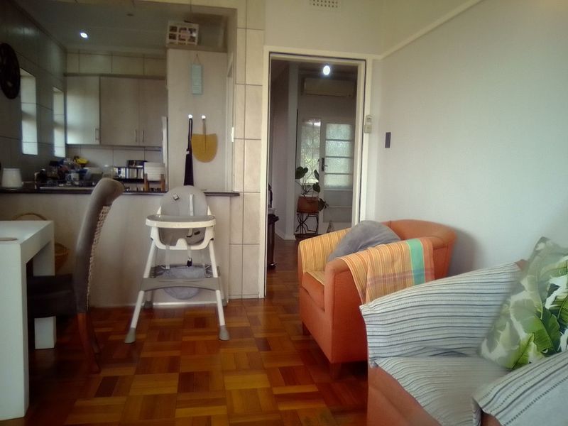 South Coast Apartment with seaviews from each window - Photo 8