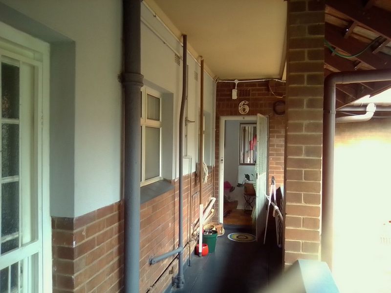 South Coast Apartment with seaviews from each window - Photo 1
