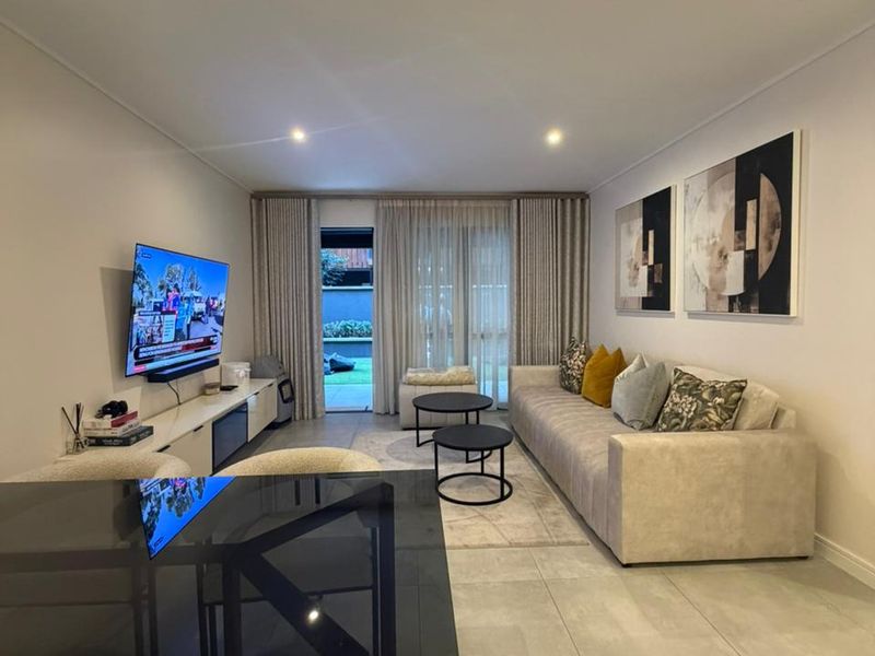 Executive Luxury Fully Furnished 3 Bed, 3 Bath Apartment  - Photo 5