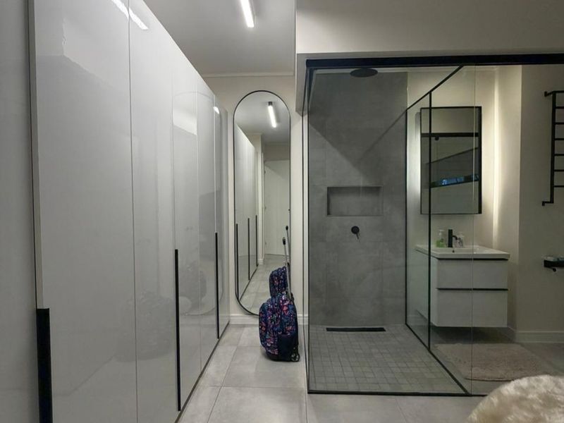 Executive Luxury Fully Furnished 3 Bed, 3 Bath Apartment  - Photo 8