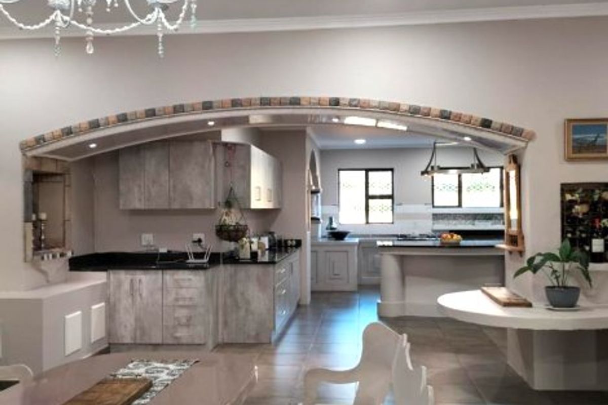 Modern, Sought After, Architect designed, Four Bed Freestanding Family Home for Rent- Ashburton - Photo 3