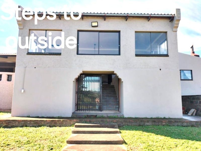 Modern, Sought After, Architect designed, Four Bed Freestanding Family Home for Rent- Ashburton - Photo 2