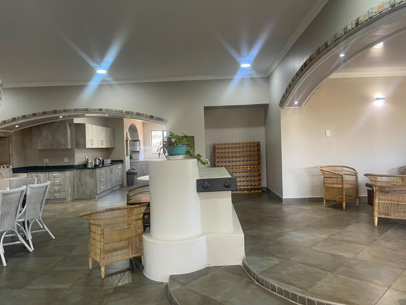 Modern, Sought After, Architect designed, Four Bed Freestanding Family Home for Rent- Ashburton - Photo 9