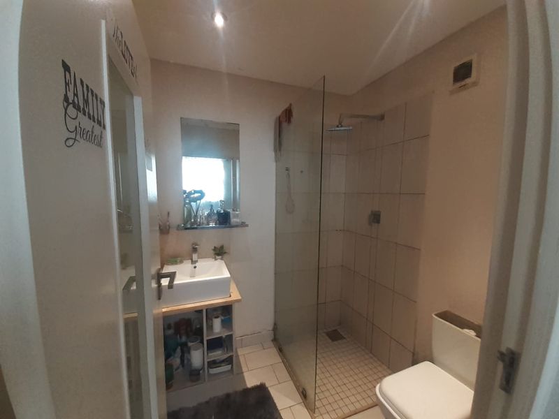 1 bedroom apartment for sale in Port Elizabeth Central - Photo 7