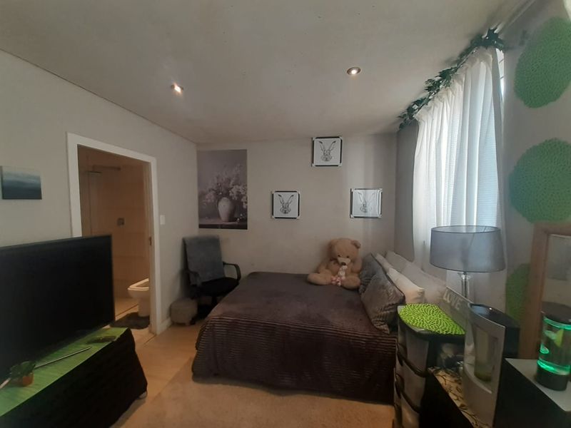 1 bedroom apartment for sale in Port Elizabeth Central - Photo 6