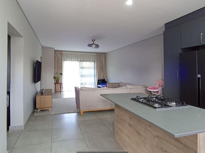 2 Bedroom Apartment / Flat for Sale in Die Hoewes - Photo 5