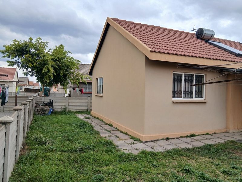 Renovate and Profit! 3-bedroom Home with Large Yard  - Photo 3