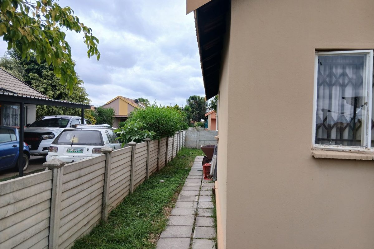 Renovate and Profit! 3-bedroom Home with Large Yard  - Photo 2
