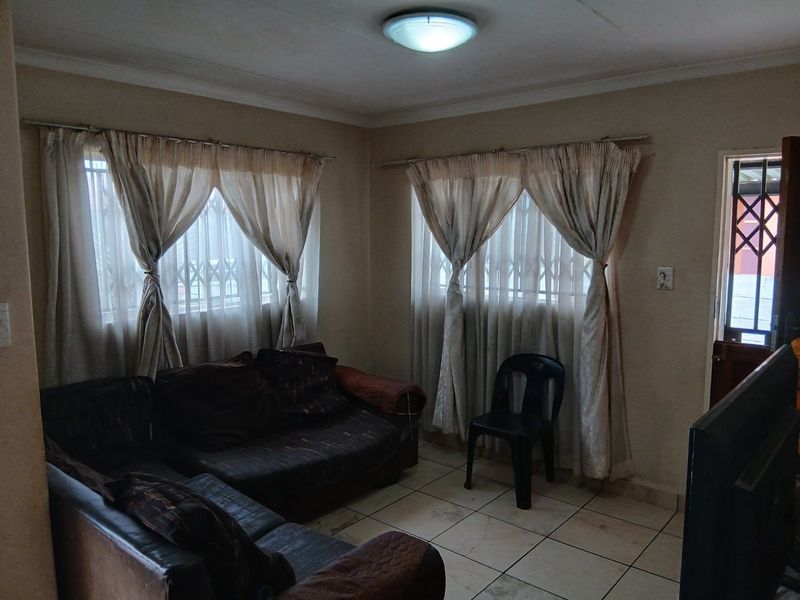 Renovate and Profit! 3-bedroom Home with Large Yard  - Photo 10