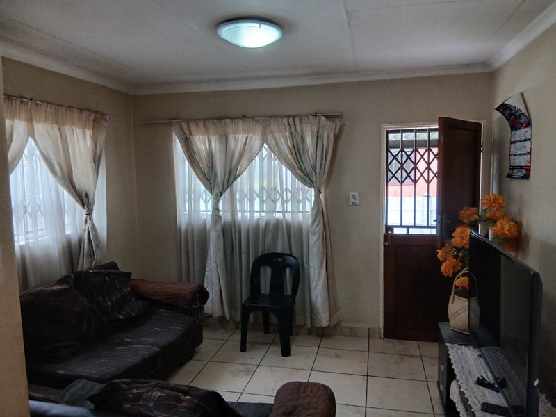 Renovate and Profit! 3-bedroom Home with Large Yard  - Photo 8