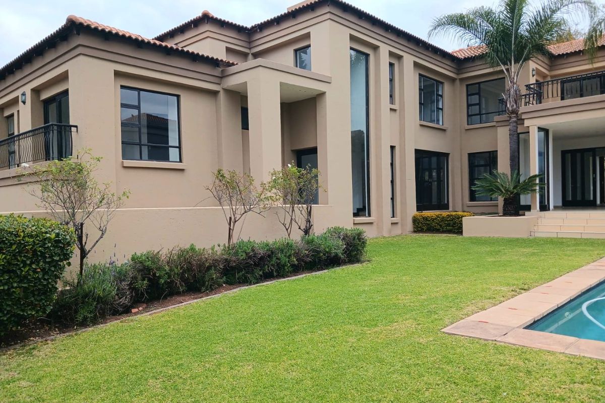 An Exceptional Triple-Storey Masterpiece in a Blue Valley - Photo 2