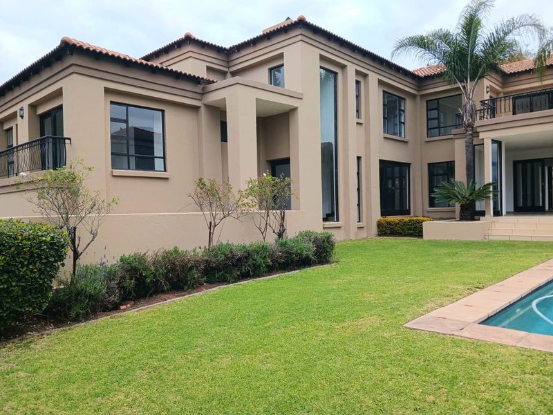 An Exceptional Triple-Storey Masterpiece in a Blue Valley - Photo 2