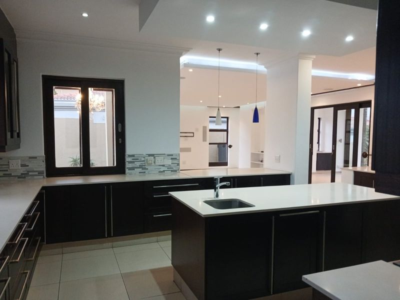 An Exceptional Triple-Storey Masterpiece in a Blue Valley - Photo 5