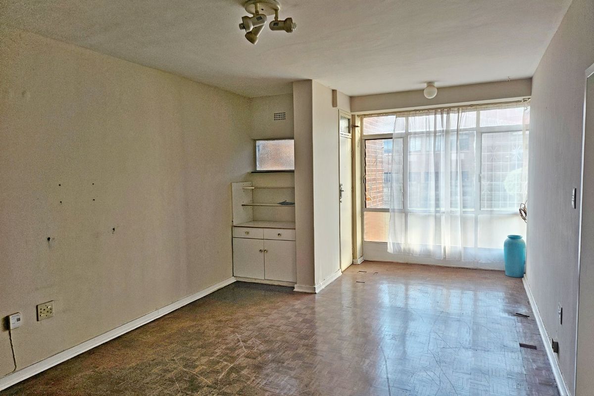 Charming 2 Bedroom Ground Floor Apartment for Sale in Kempton Park - Photo 2