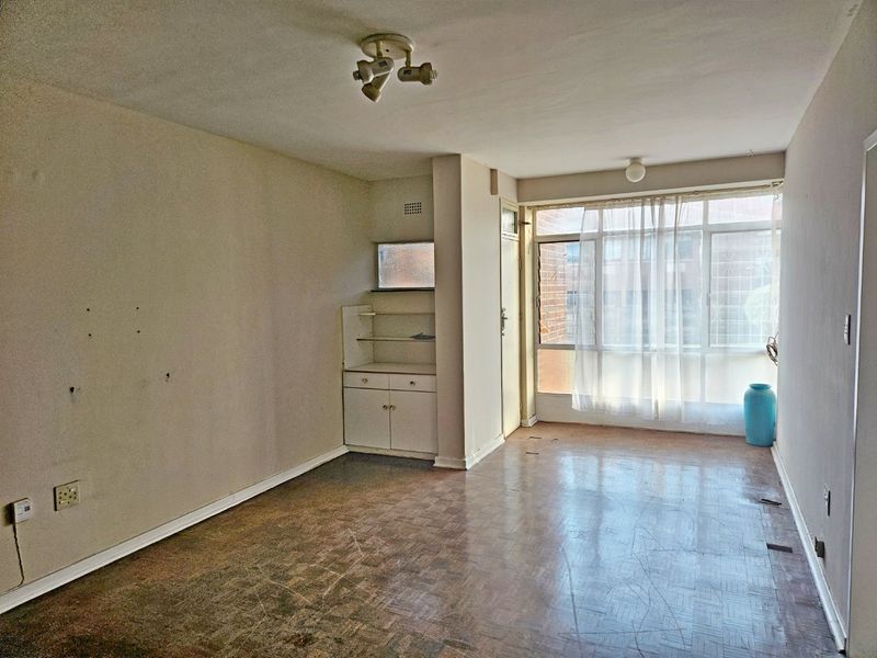 Charming 2 Bedroom Ground Floor Apartment for Sale in Kempton Park - Photo 2