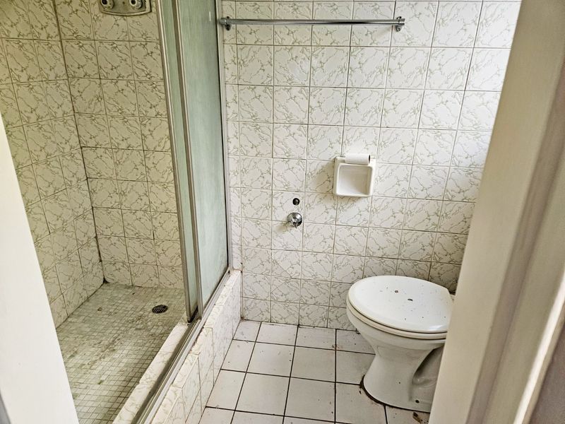 Charming 2 Bedroom Ground Floor Apartment for Sale in Kempton Park - Photo 10