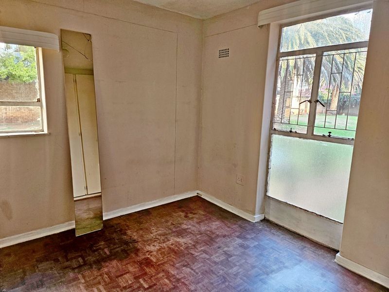 Charming 2 Bedroom Ground Floor Apartment for Sale in Kempton Park - Photo 8