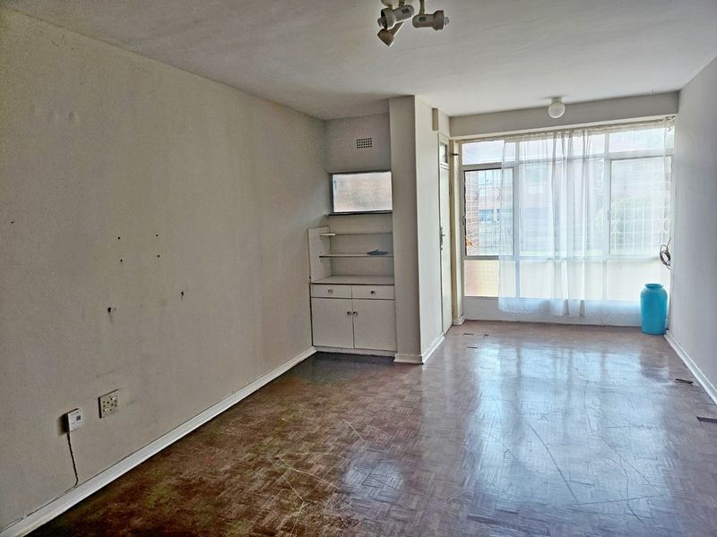 Charming 2 Bedroom Ground Floor Apartment for Sale in Kempton Park - Photo 6