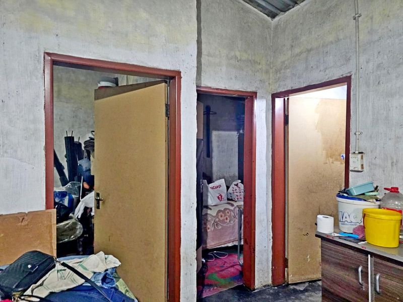 2 Bedroom Investment Property for Sale in Ivory Park - Photo 5