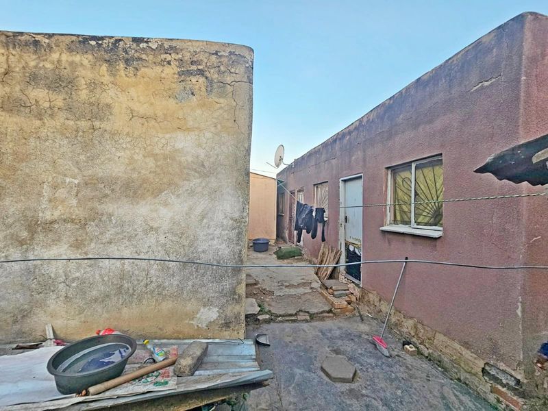 2 Bedroom Investment Property for Sale in Ivory Park - Photo 10
