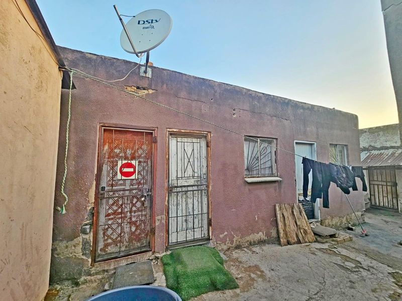 2 Bedroom Investment Property for Sale in Ivory Park - Photo 8