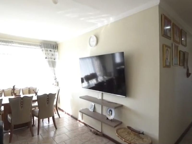 3 Bedrooms, 1 Bathroom Apartment For Sale In Amanzimtoti, Durban - Photo 4