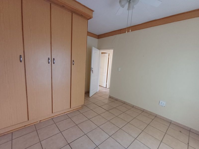 2 Bedroom townhouse to rent in Wilkoppies - Photo 10