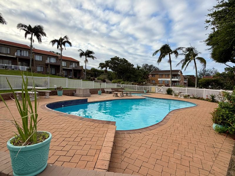 Spacious Coastal Duplex In Walking Distance To Uvongo Beach - Photo 1