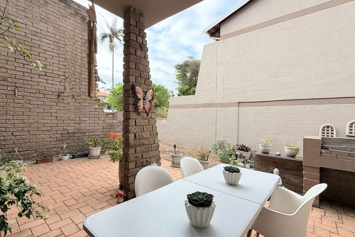 Spacious Coastal Duplex In Walking Distance To Uvongo Beach - Photo 4