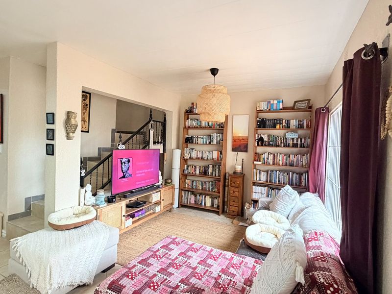 Spacious Coastal Duplex In Walking Distance To Uvongo Beach - Photo 5