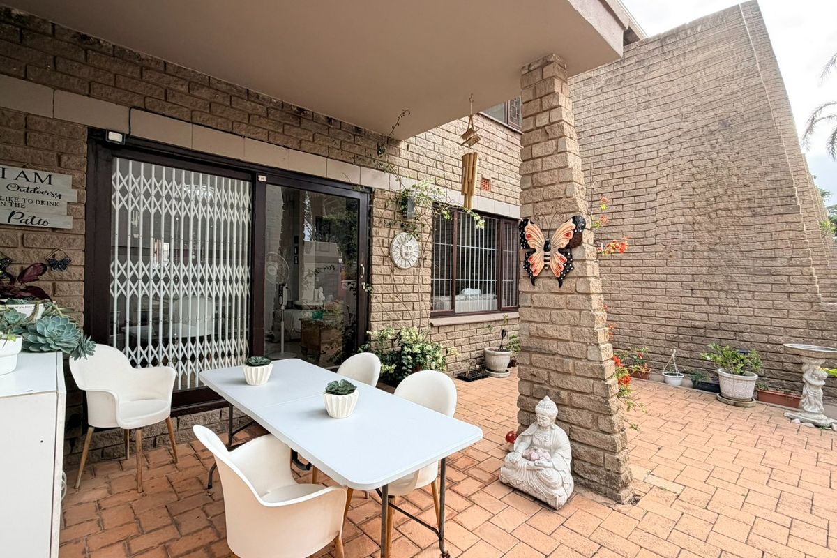 Spacious Coastal Duplex In Walking Distance To Uvongo Beach - Photo 3