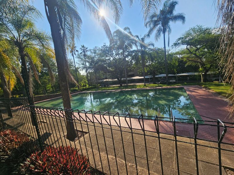 Newly Renovated Fully Furnished 2 Bedrooms and 2 Bathrooms  - Photo 7